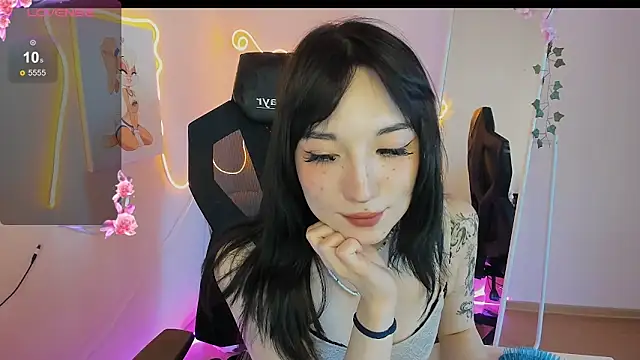 AliceeinWonderlanddd webcam