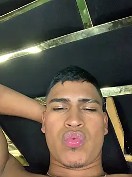 Emiliano_Reyes webcam