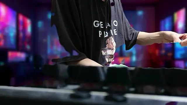 Pui-Ch Live Webcam on Stripchat