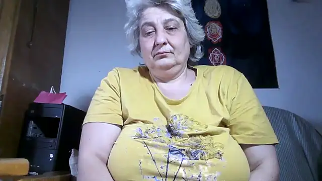 ExquisiteMature webcam