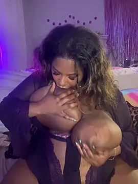 xoxoSELENAxoxo webcam