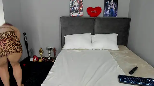 MuscleXXXBarbie webcam