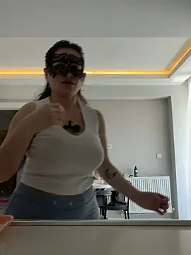 KnellForQueen webcam