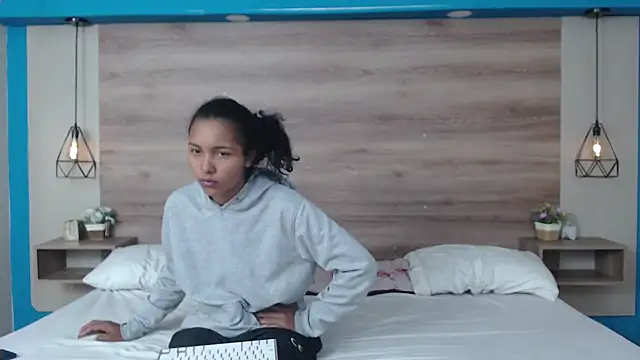 Lili_Lavander webcam