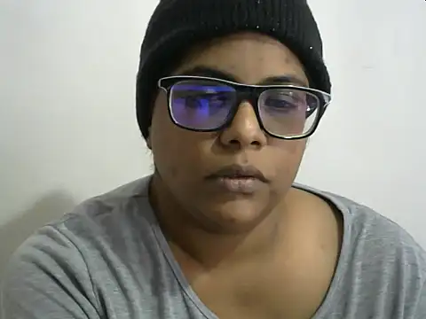 Sultryindianx100 webcam