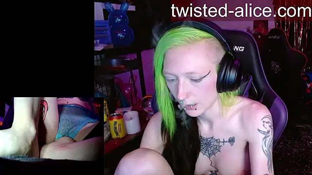 Twisted_Alice webcam