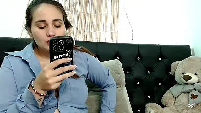 baby_hornyjm (F young) - plug anal + spank ass 🥵😏😏