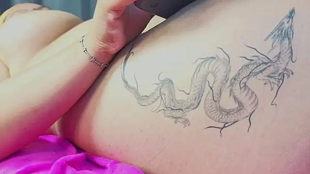 larissa_antonella (F teen) - fuck machine in doggy + 1 finger in ass