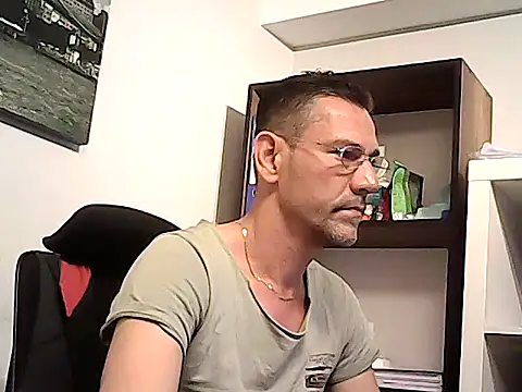 mastercharisma35 (Ask my age) - like ???? pls......