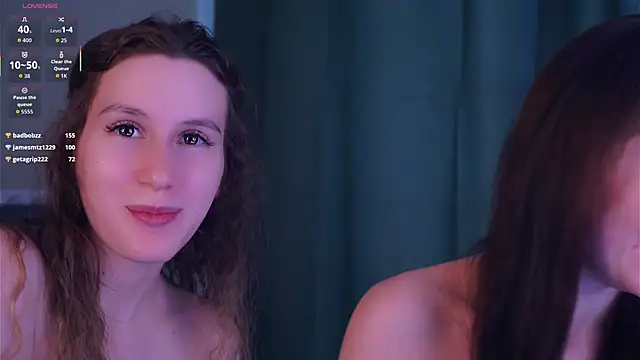 gabriellelynchard (G teen) - turn around and show Eve's breasts