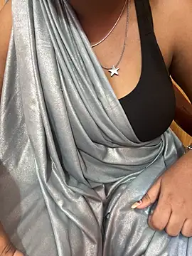 priya__sexy_ (F teen) - Boobs Oil Massage