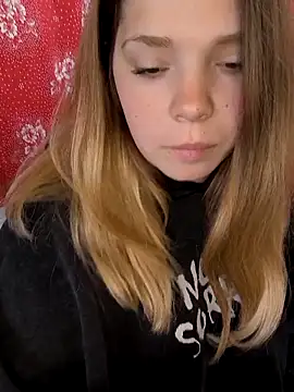 zuli_kiska - Zuli_Kiska's free webcam - UK Sex Cams