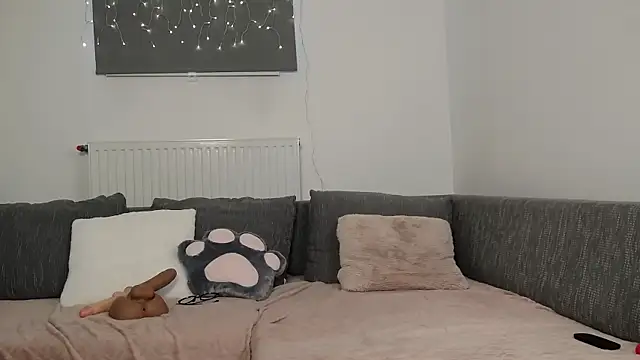 princessjasmine_18 - Princessjasmine_18's free webcam - UK Sex Cams