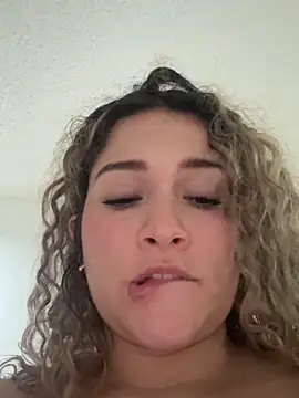 Sara_smiiith211 webcam