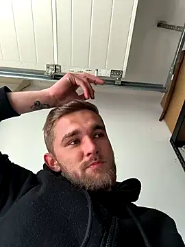 Benjamiinlt's live cam