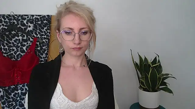 CinderellaMoon webcam