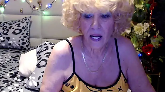 happywomanon - HappyWomanOn's free webcam - UK Sex Cams