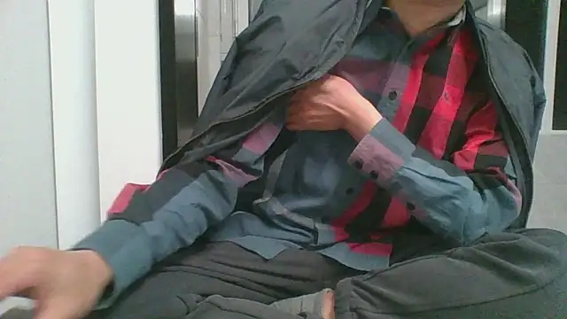 nole_china7 (Ask my age) - talk / fun / cum