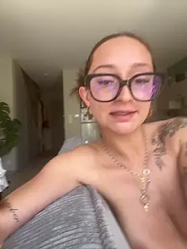 Viens jouer avec moi 👅💦, tips pref : 51,101,200 contrôle 🐱🦁🍒🍑💦Show pv ouvert 🍑