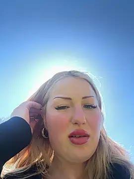 shymasha from StripChat is Freechat