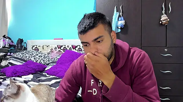 LazyandSniffer28 webcam