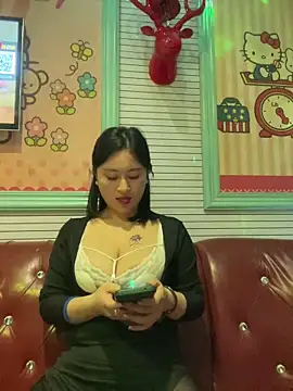 美女Yolanda9在线直播