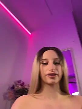 ScarletFlameee webcam