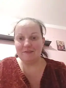 BustyLadyAlma webcam