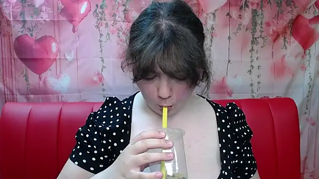 NeonilaLisova webcam