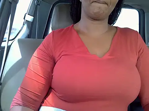 missytrig (F milf) - Highway Car Garage! Mechanics here