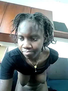 Black_juicy24 webcam