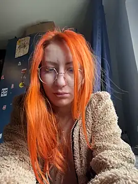 DaddysLittleSlutfox webcam