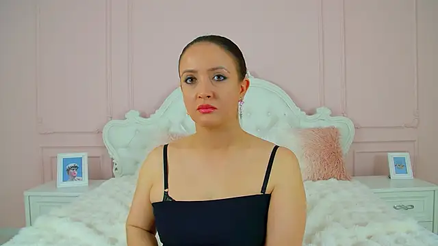 ElinaBellucci webcam