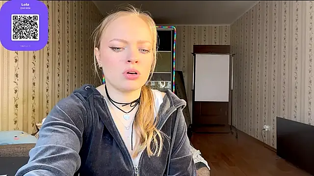 LolaZola webcam