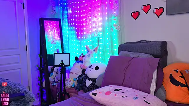 Angel-Lewd-Cake webcam
