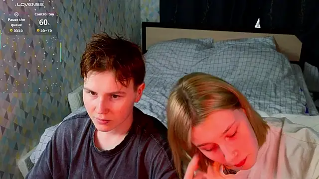 two_gerls_here webcam