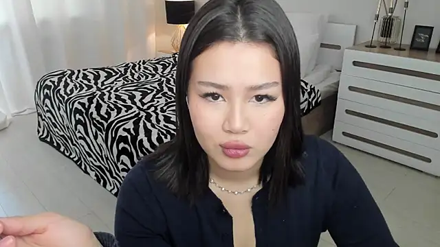 Brunette_Charm webcam