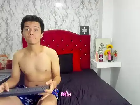 Alejandra_and_James_ webcam