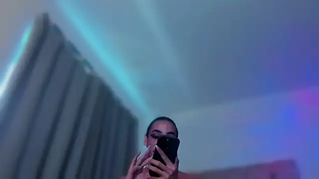 KatalinaMillan webcam