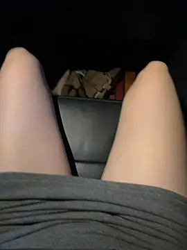 美女littleqiu在线直播