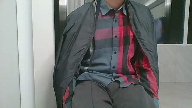 nole_china7 (Ask my age) - talk / fun / cum