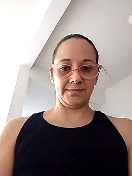 nicolle_milf1978 webcam