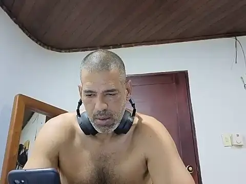 jackbigcock11 webcam