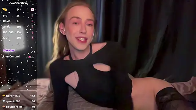 Avril_Pearly_ webcam