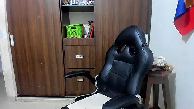 miss_bigcockts webcam