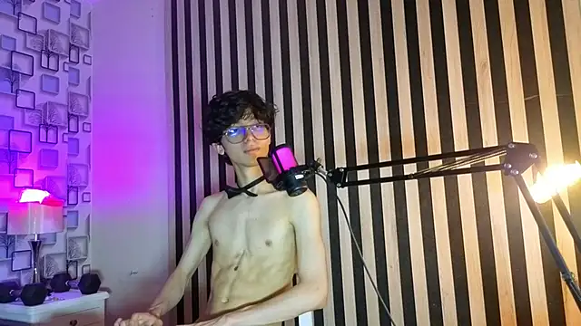 Twink_Sebas7 webcam