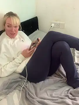 modeljadeelee - Modeljadeelee's free webcam - UK Sex Cams