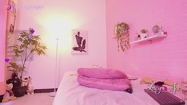 Lucyanajoi webcam