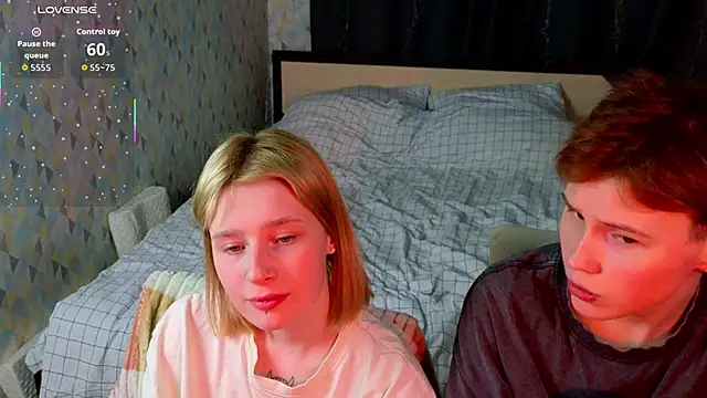 two_gerls_here webcam