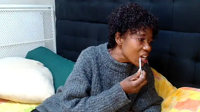 SlenderMatureMilfx webcam